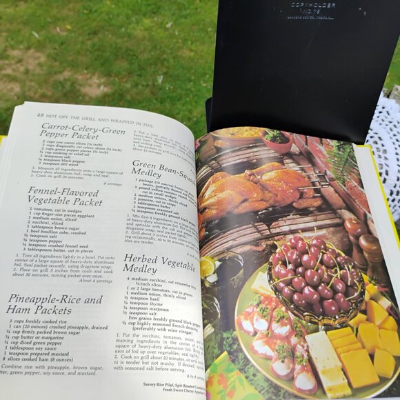 cookbook The Outdoor Cookbook by Culinary Arts Institute hardcover dated 1982 - Picture 9 of 11